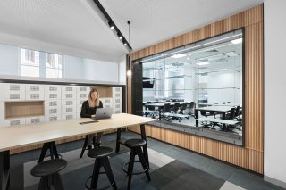 Laureate International University (AU)