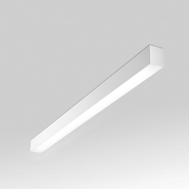 STREAMLINER 70S P2483 W