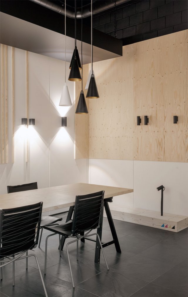 Showroom Delta Light HQ - LB14 (BE)