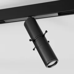 SPY II 39 M26L FRAMER CRI90 2700K DALI-040404